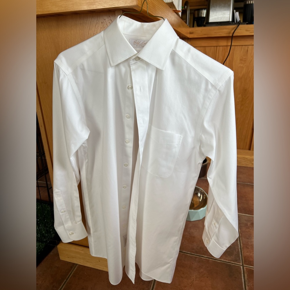 Gold Label Roundtree & Yorke Fitted Men’s Dress Shirt